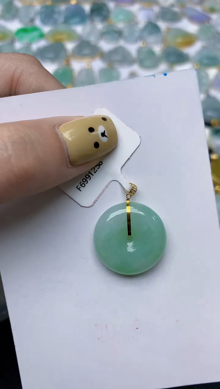 翡翠18K金镶嵌颈饰天然翡翠A货