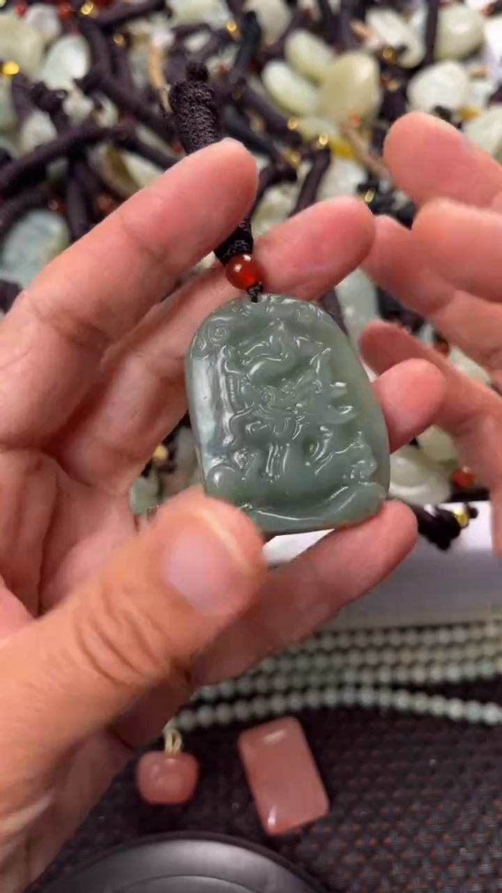 【闪购商品】和田玉颈饰未镶嵌多样性发货没有证书拍一发一有瑕