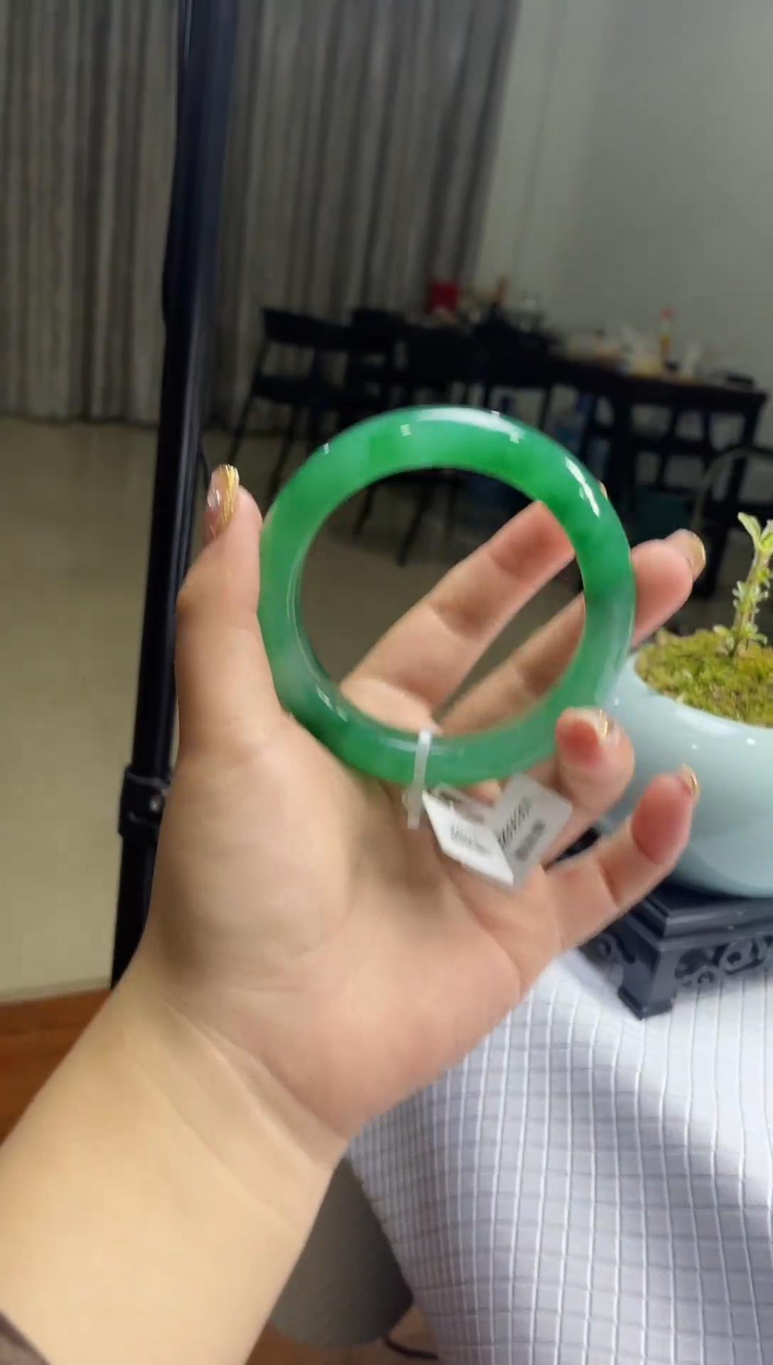 【闪购商品】石英质玉手镯未镶嵌非洲翠手镯多样性发货
