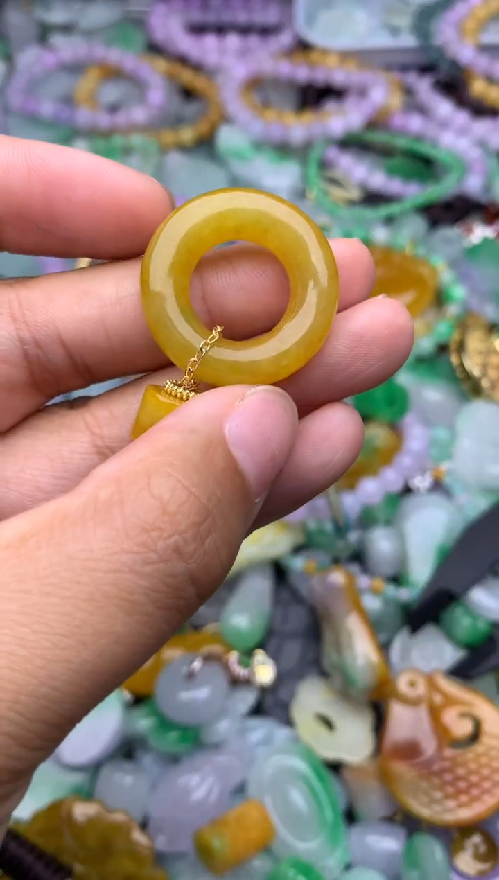 颈饰未镶嵌翡翠天然缅甸翡翠吊坠