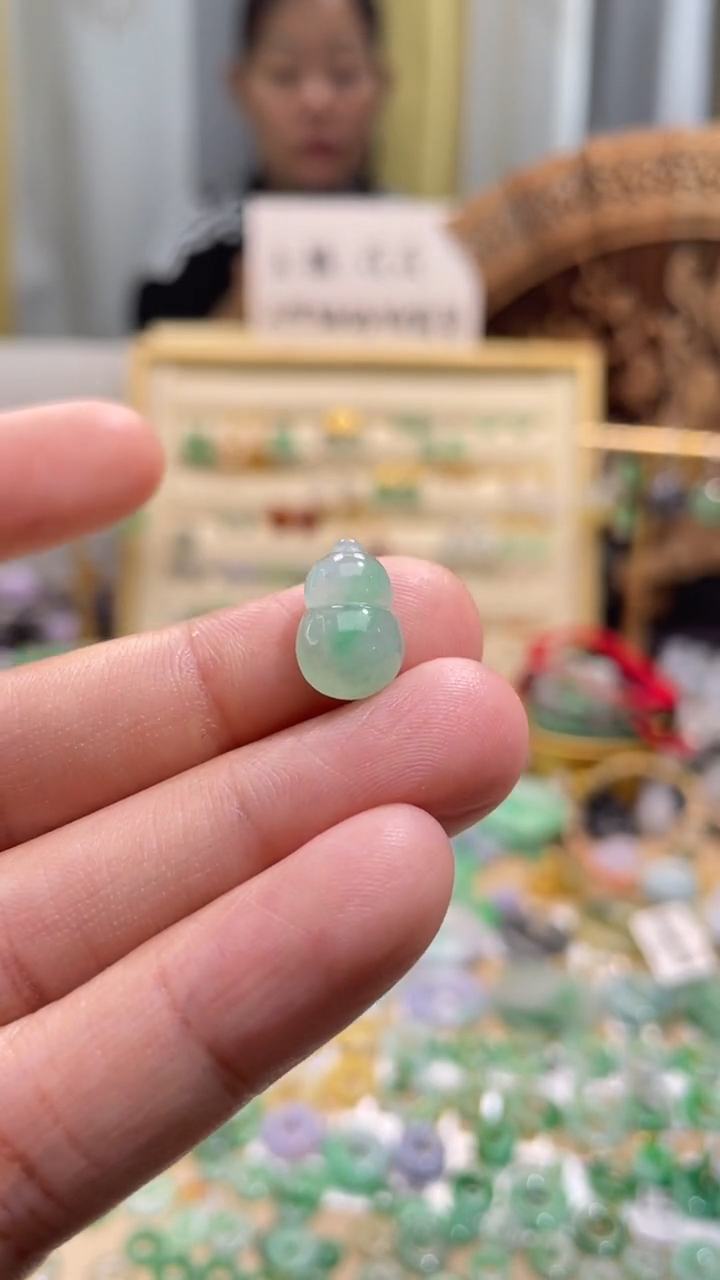 颈饰未镶嵌翡翠葫芦