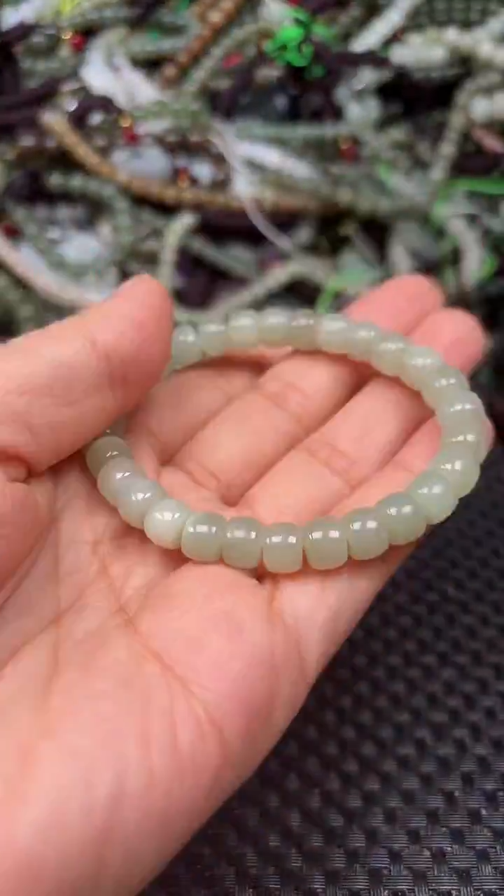 和田玉未镶嵌颈饰1