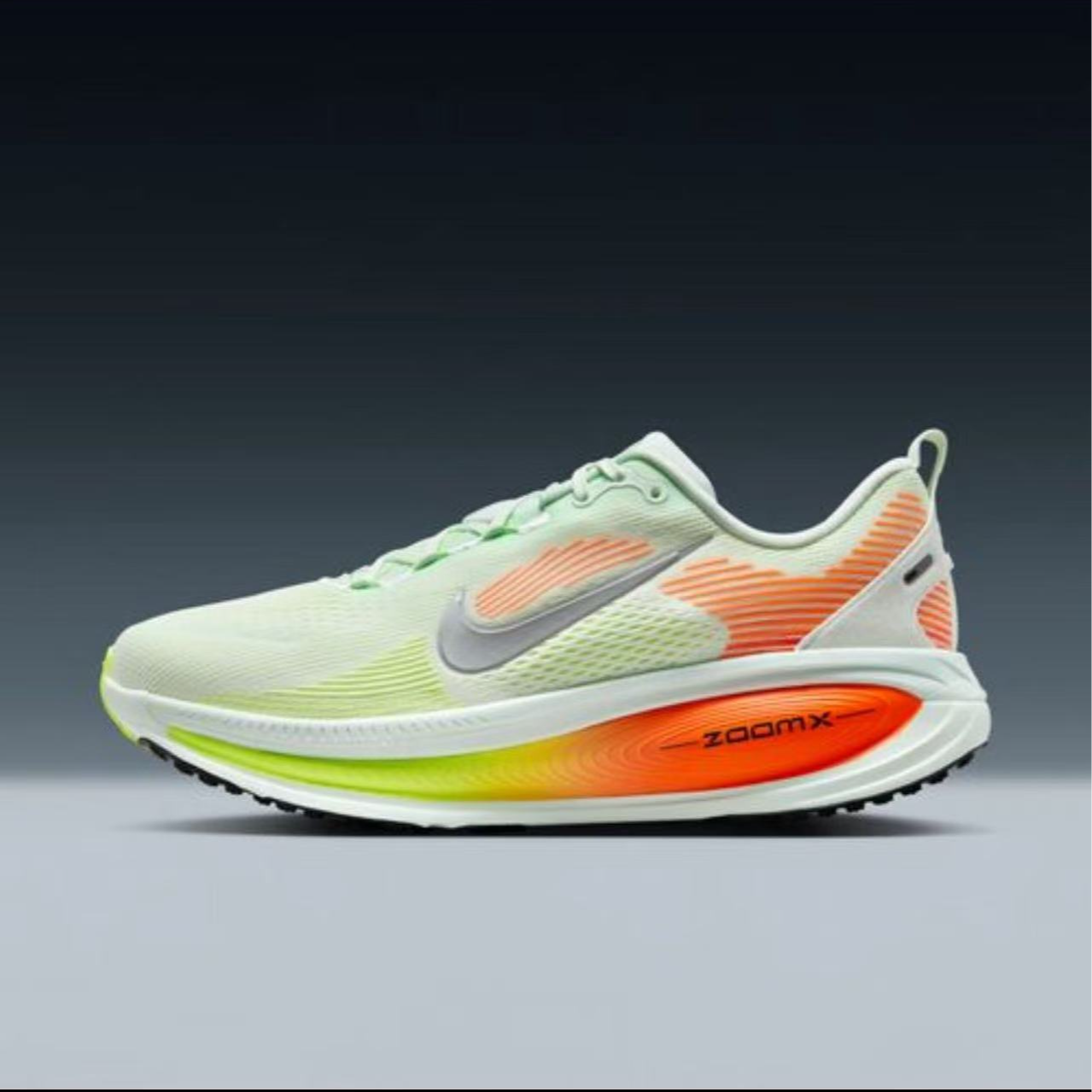 NIKE/耐克男子 VOMERO 18 公路运动缓震轻质透气跑步鞋HM6803-300