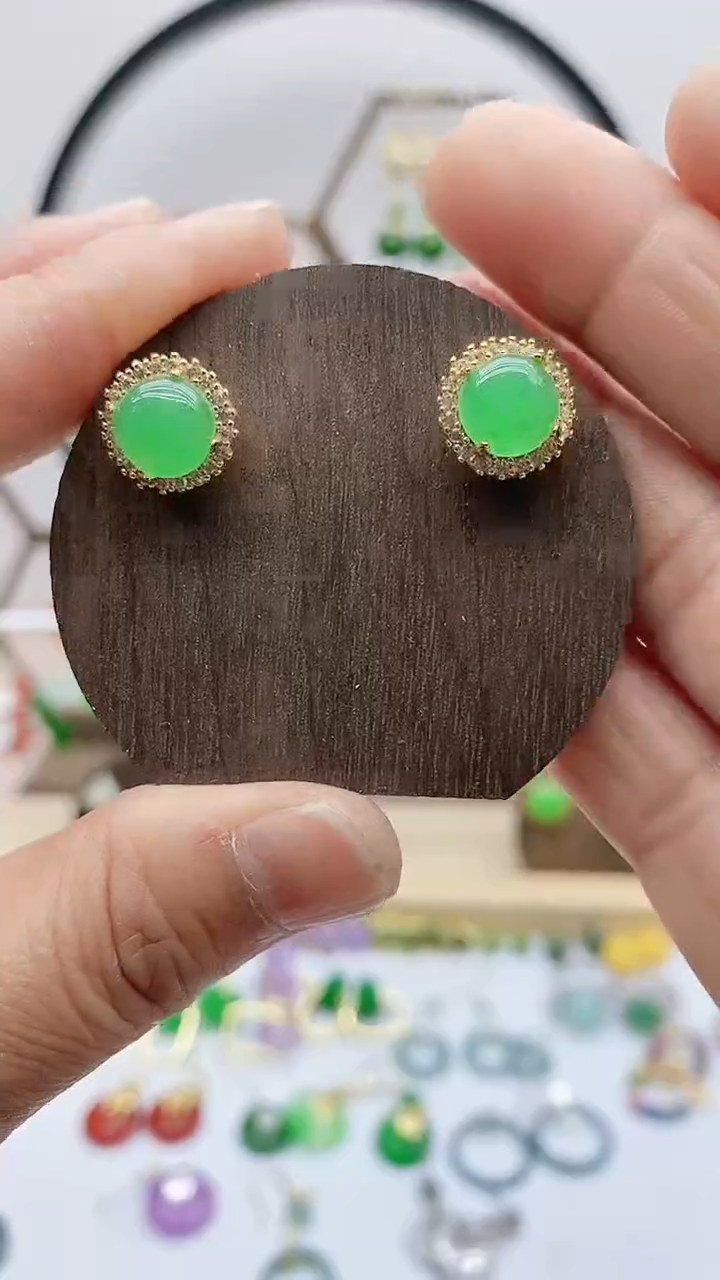 未镶嵌石英质玉（天山翠）耳钉510