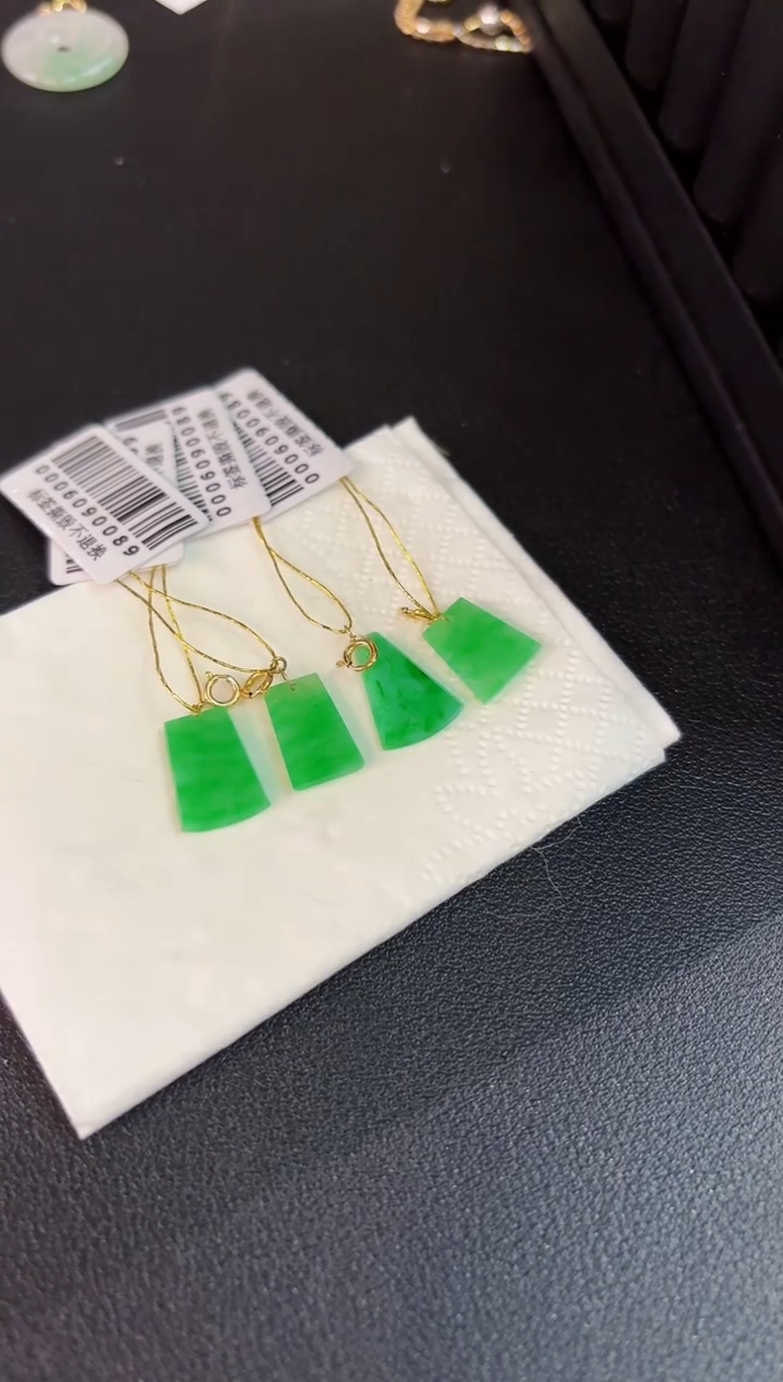 翡翠18K金镶嵌颈饰缅料A货/多样性发货/一件