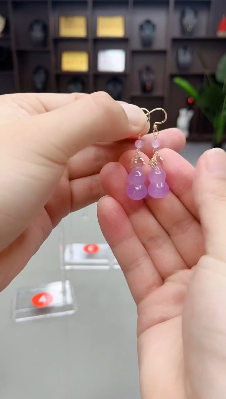 未镶嵌石英质玉（天山翠）耳饰236000