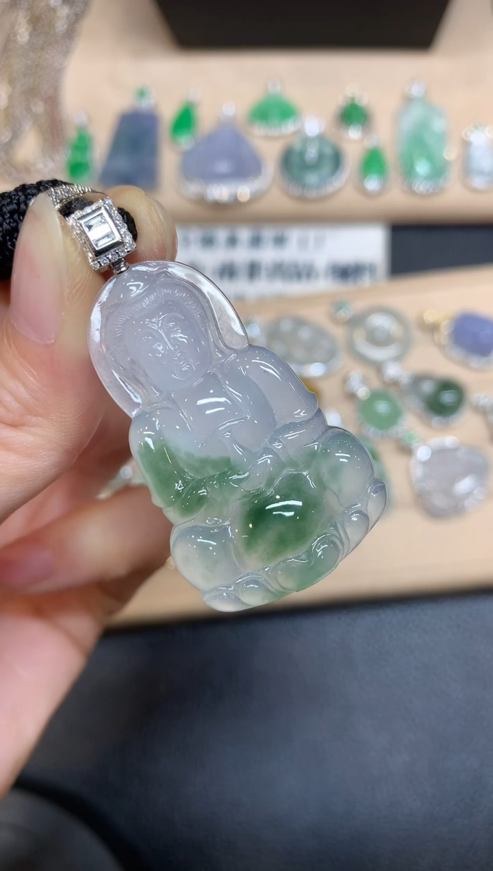 【闪购商品】翡翠颈饰18K金镶嵌观音【无服务费
