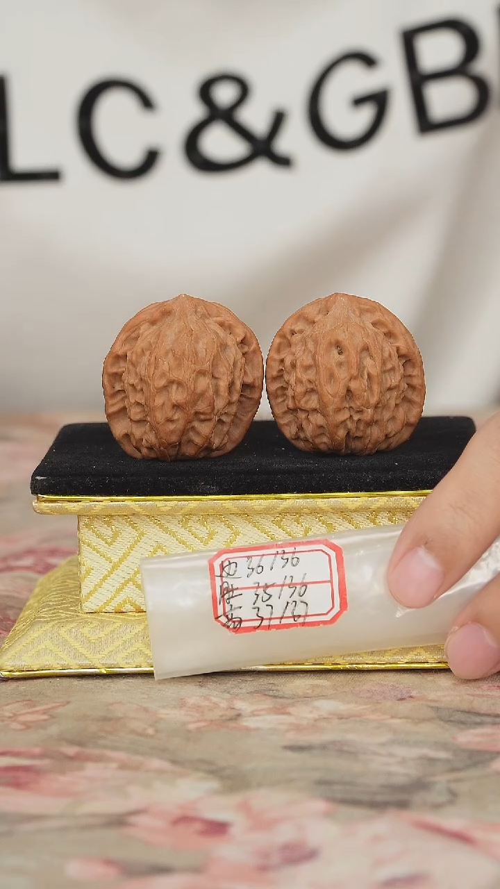 文玩核桃把件非嫁接北京