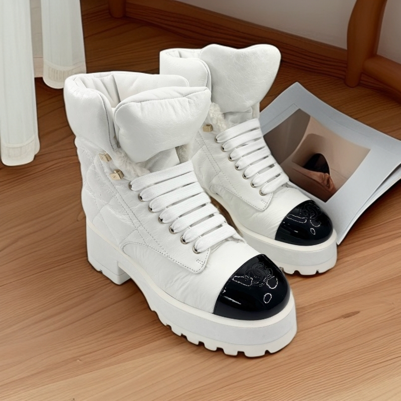 未使用 Chanel/香奈儿 37.5码/白色双c雪地靴公价1.2w/p0354