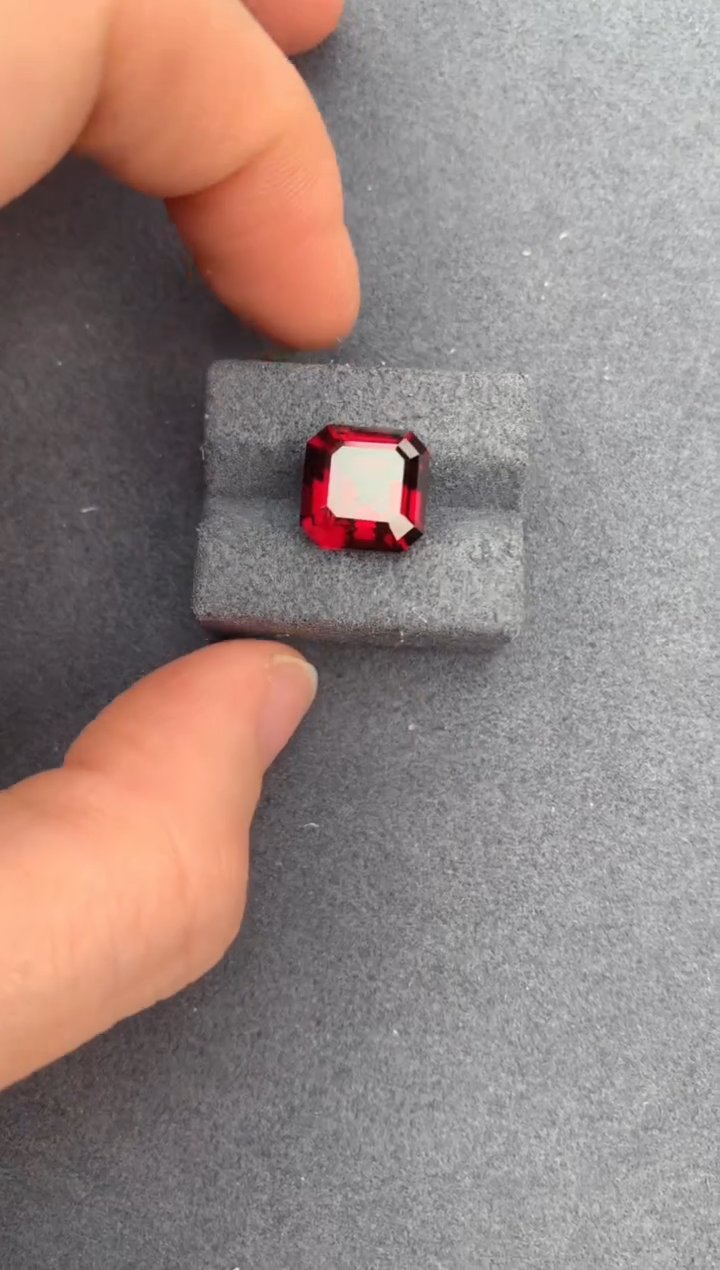 【闪购商品】石榴石裸石未镶嵌8ct镁铝榴石
