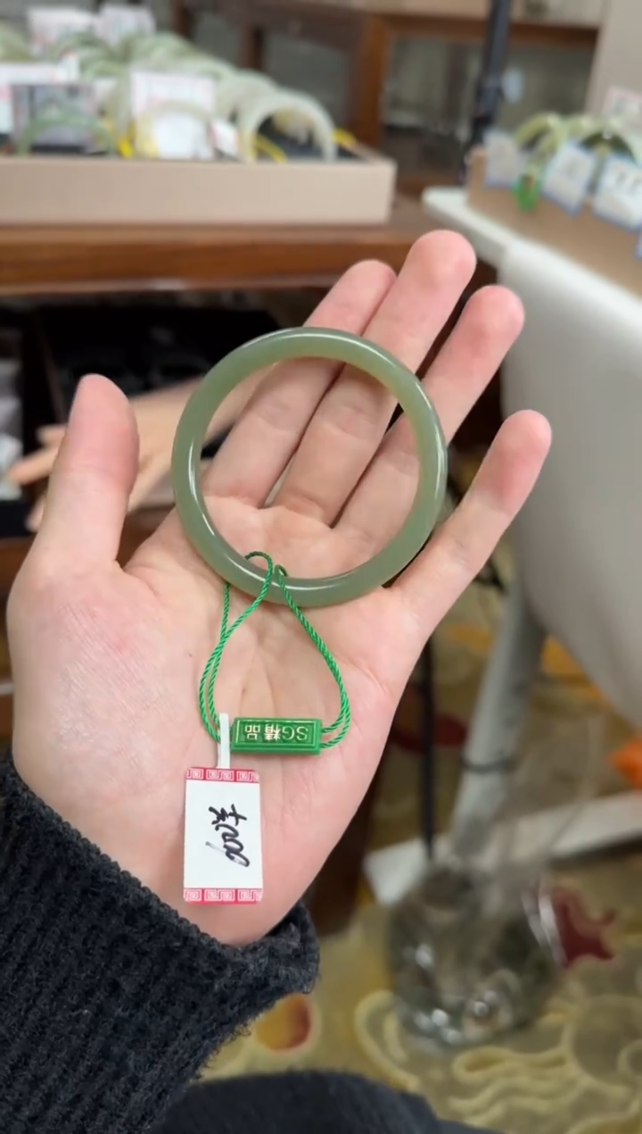 未镶嵌手镯和田玉54