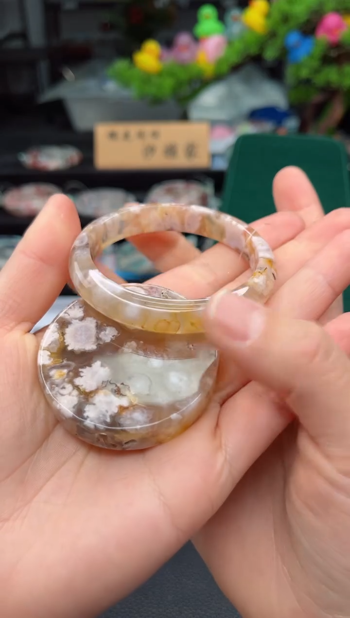 石英质玉未镶嵌手镯53圈口（赠品镯心）3321598