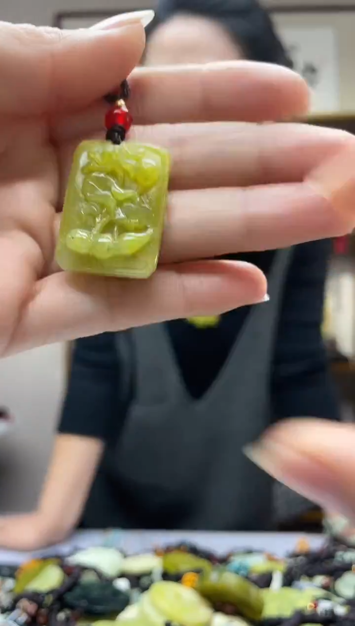 未镶嵌岫玉吊坠·