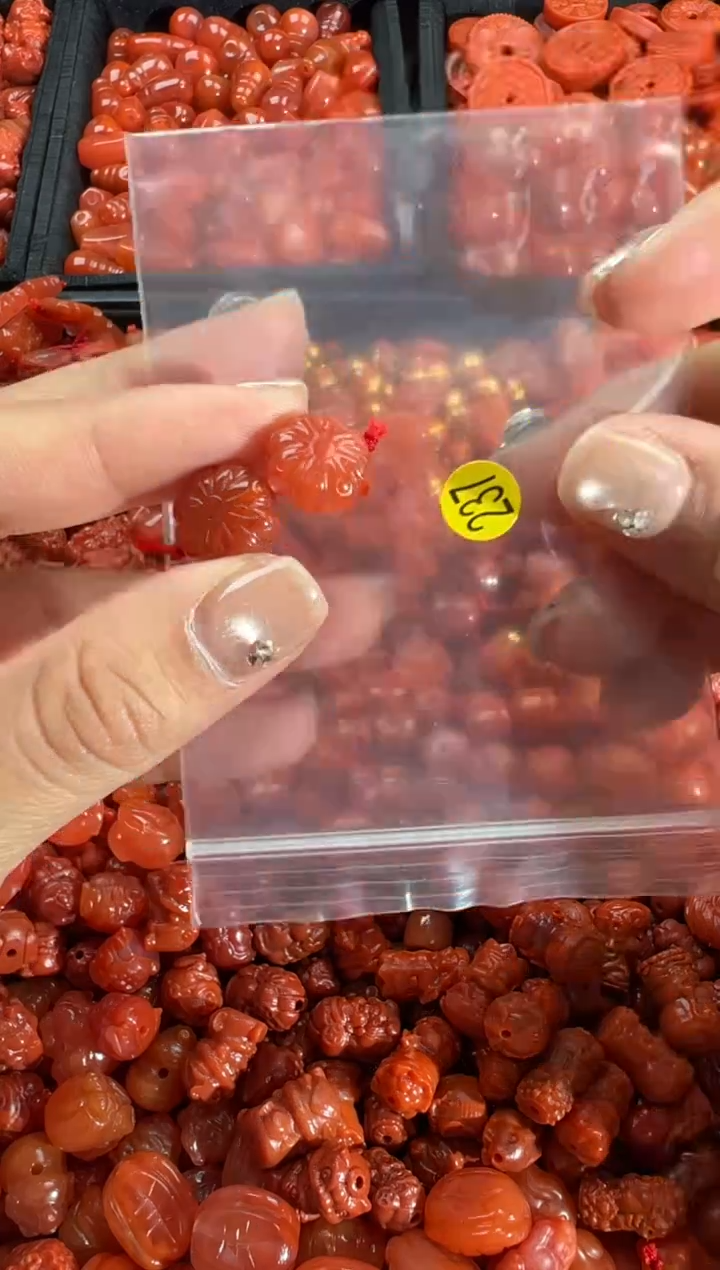 【闪购商品】南红玛瑙颈饰未镶嵌1
