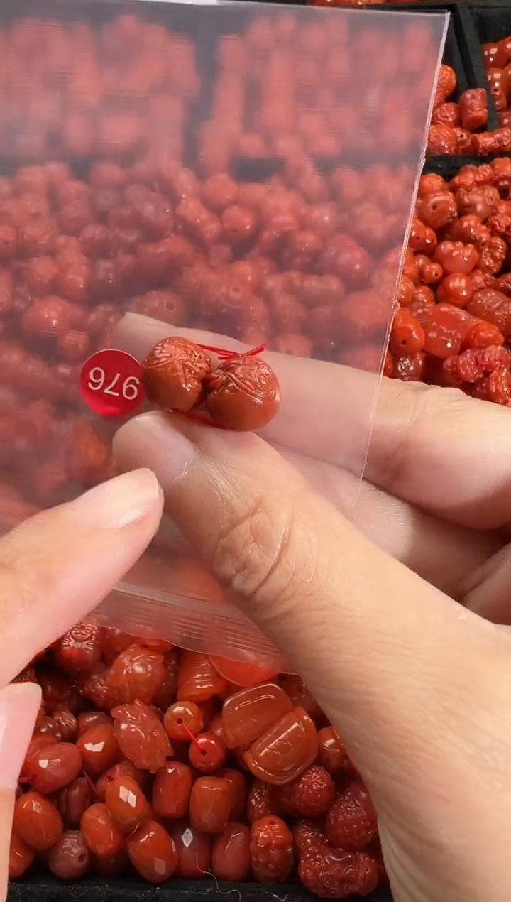 颈饰未镶嵌南红玛瑙1