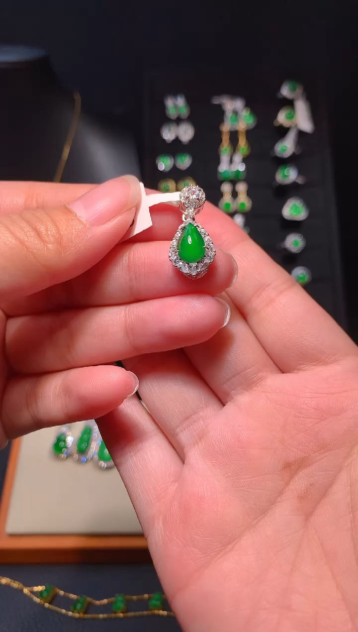 【闪购商品】翡翠颈饰银S925镶嵌多样性