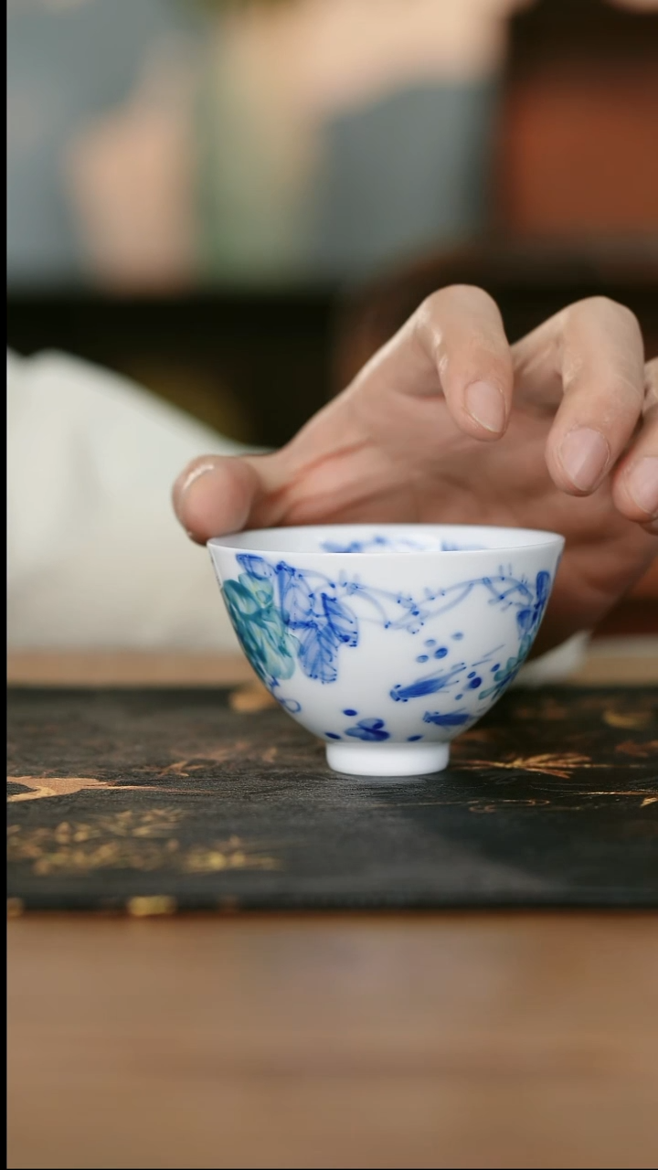13-44手工手绘紫藤花鸡心杯