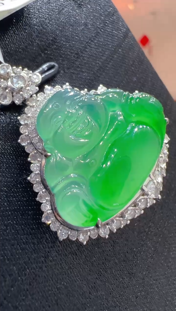 【闪购商品】翡翠吊坠(不含链)18K金镶嵌             