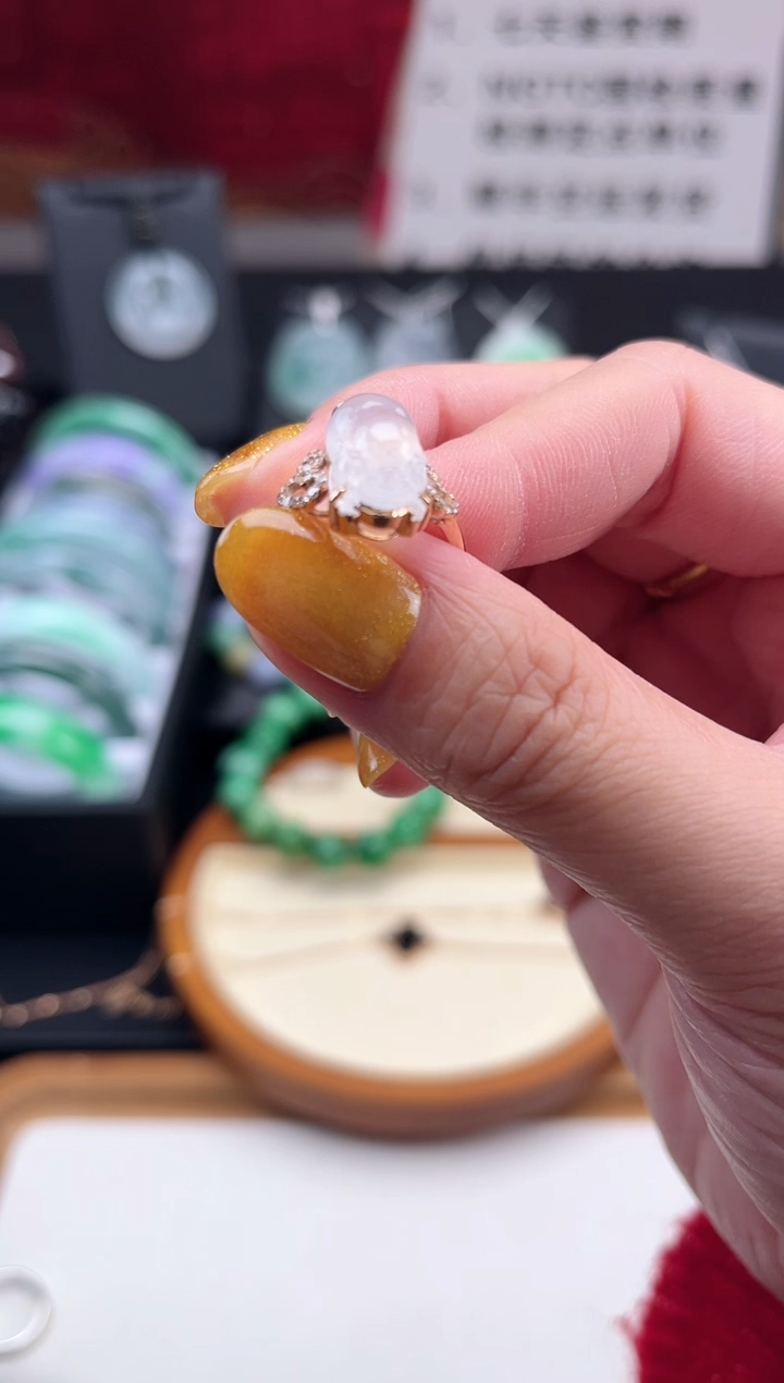 【闪购商品】翡翠戒指18K金镶嵌戒指