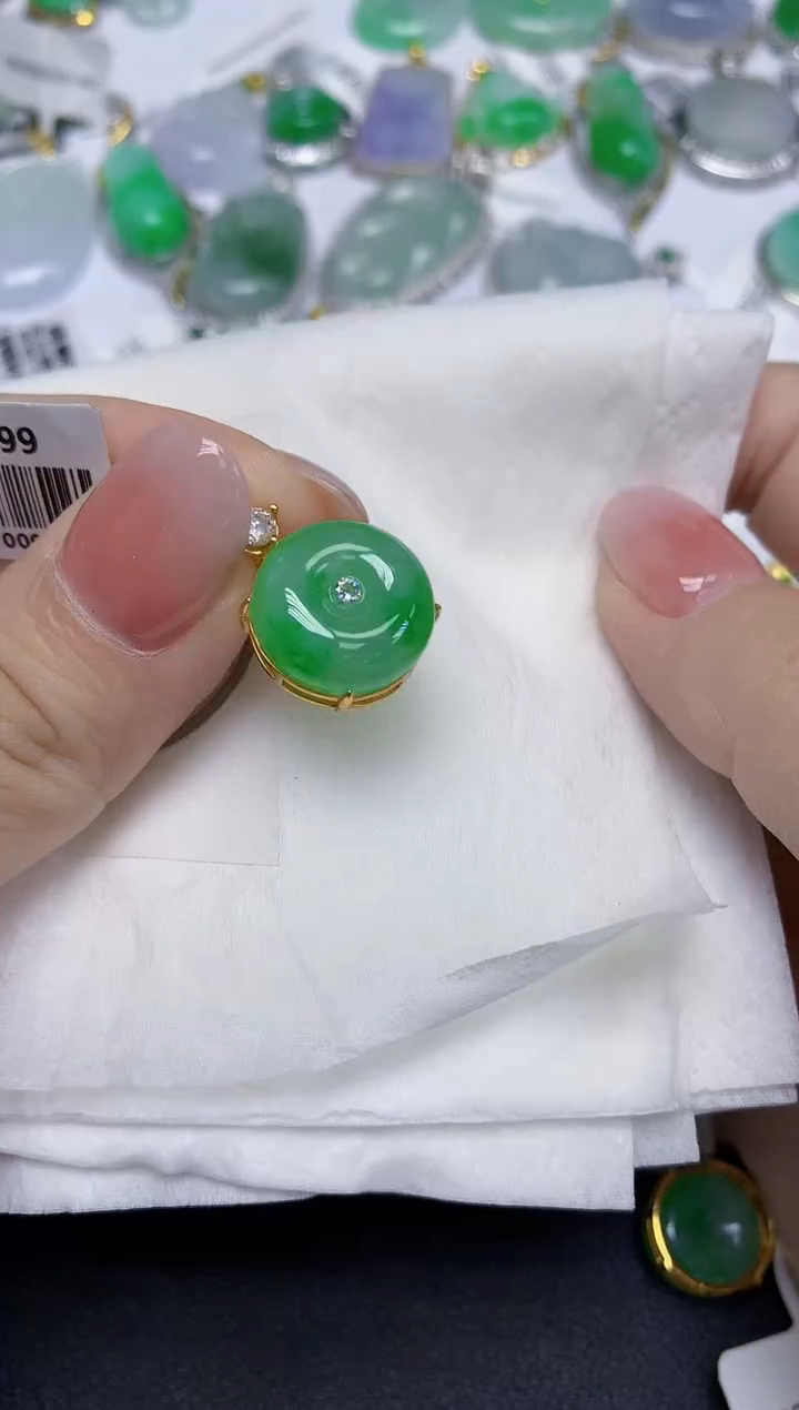 颈饰未镶嵌翡翠天然缅甸翡翠A货多样性发一件