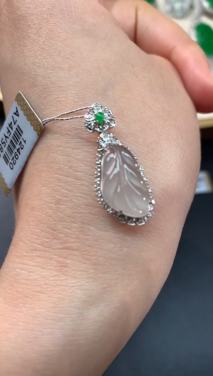 【闪购商品】翡翠吊坠(不含链)18K金镶嵌A13|3980