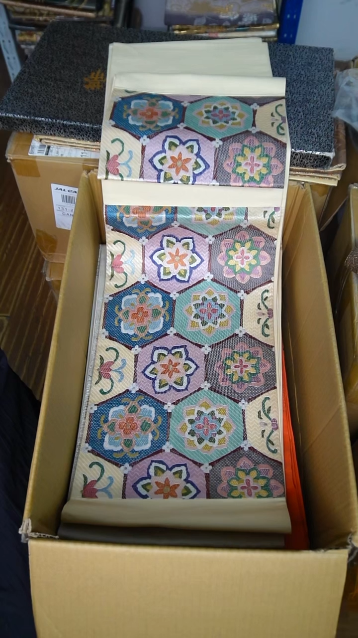 织绣13两通龟甲纹纳纱绣