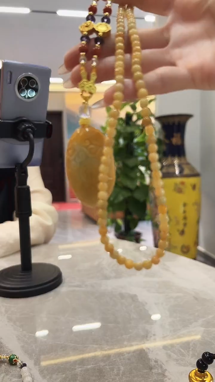 翡翠未镶嵌颈饰黄翡1