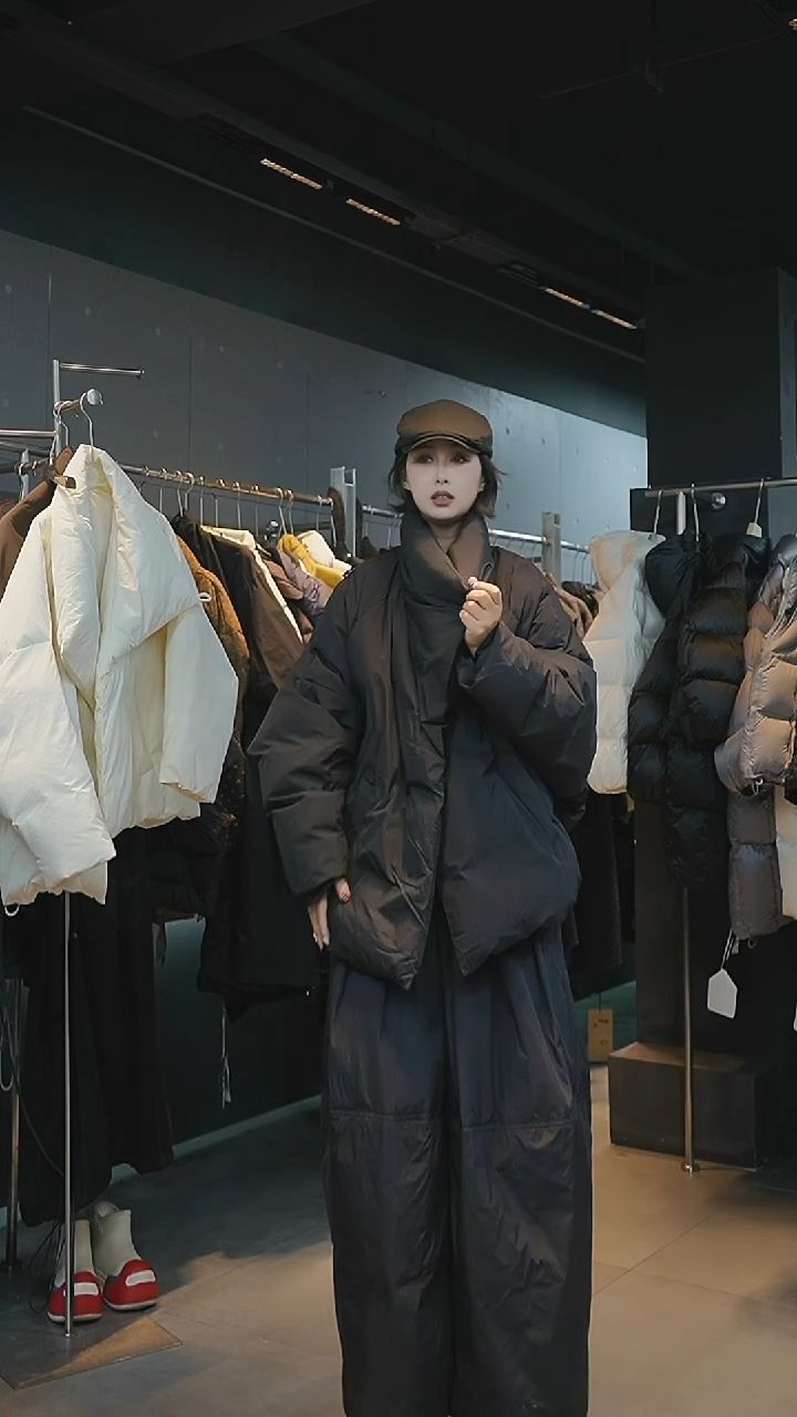 黑色羽绒黑色羽绒