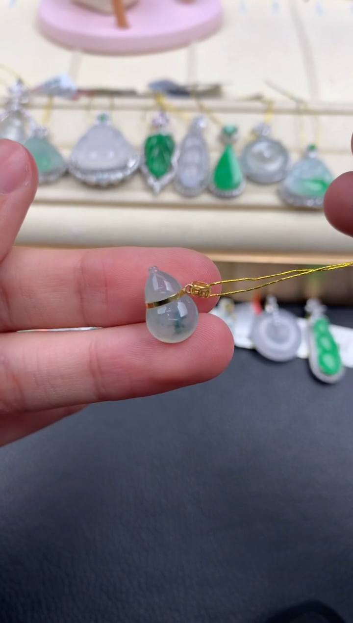 【闪购商品】翡翠颈饰18K金镶嵌D963    