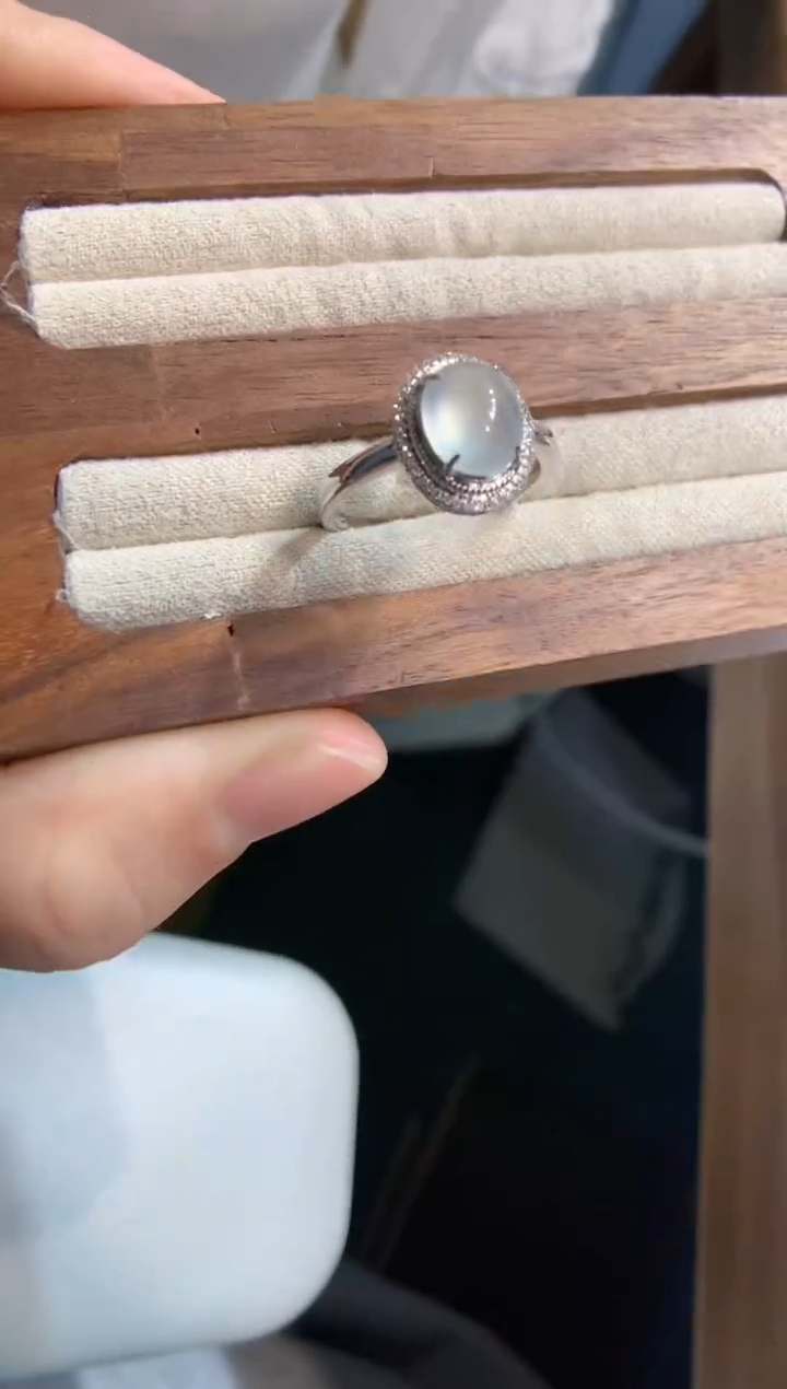 18K金镶嵌戒指翡翠?***座戒指14圈上下两个圈口免费改