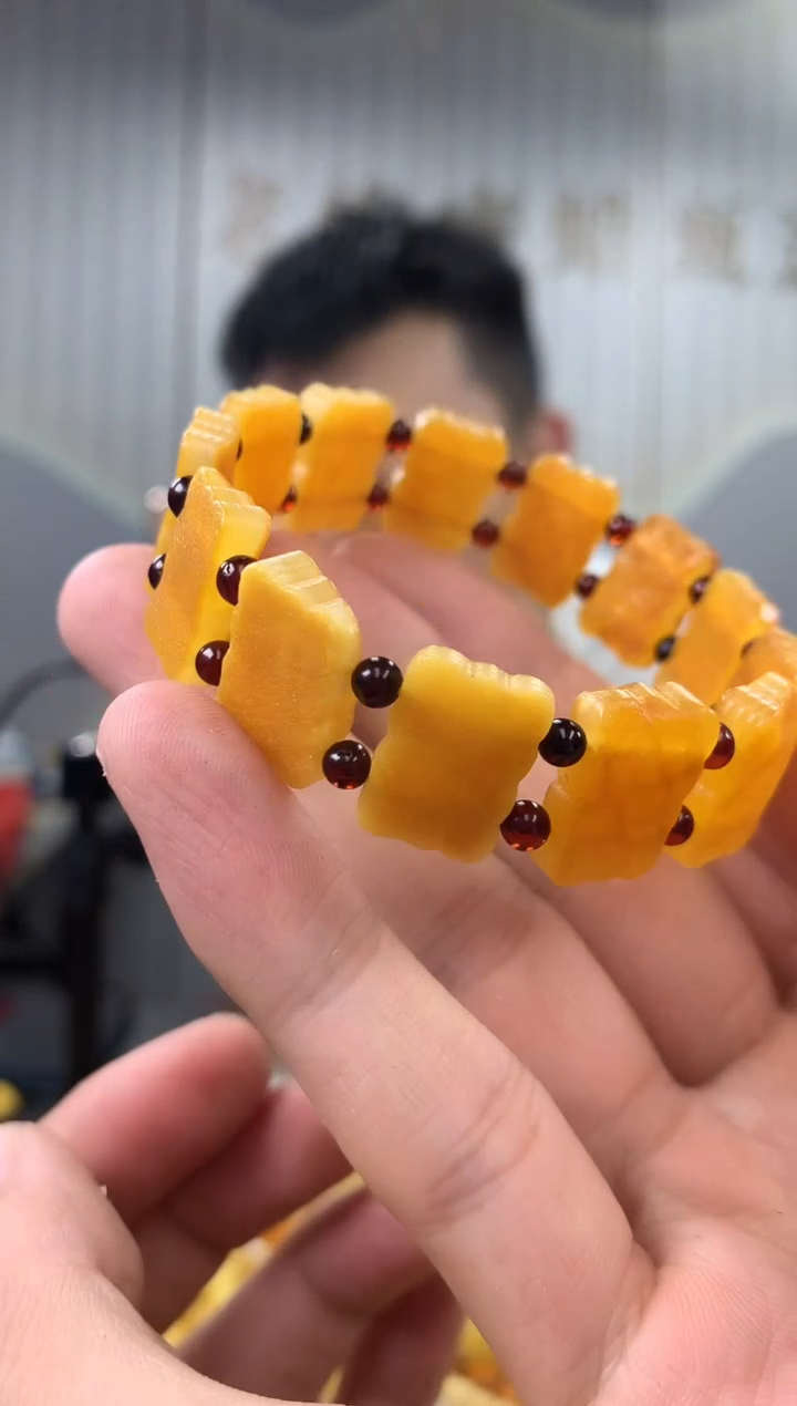 【闪购商品】琥珀裸石未镶嵌手串