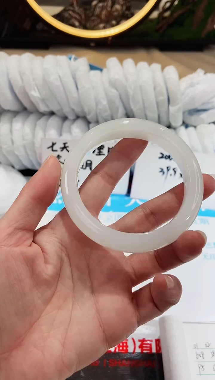 【闪购商品】石英质玉手镯未镶嵌102-60