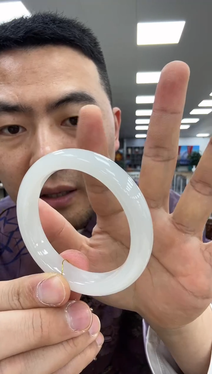 【闪购商品】和田玉手镯未镶嵌52-53  392