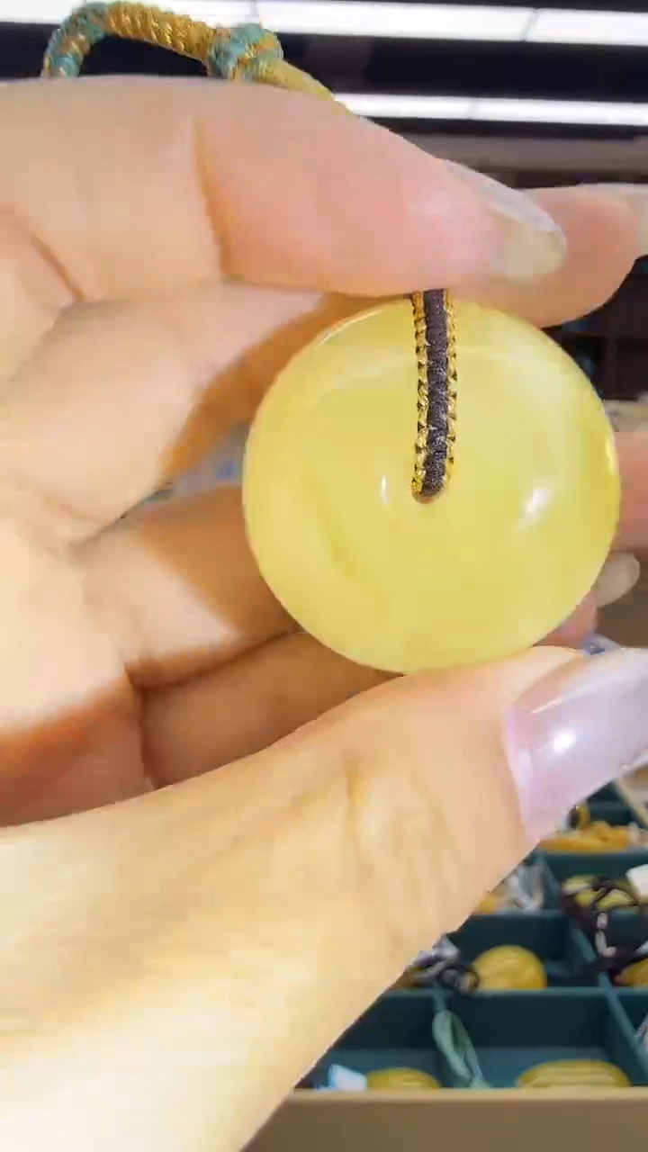 琥珀颈饰未镶嵌119秒拍号 假一罚三 