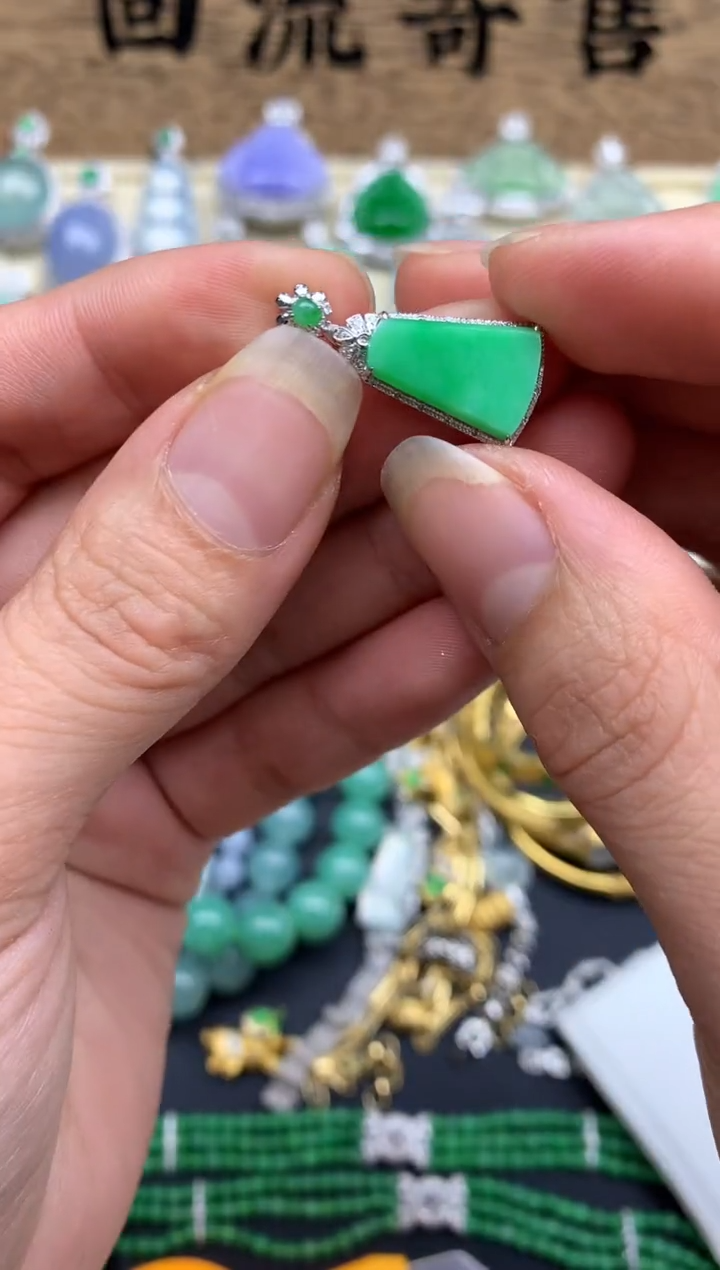 【闪购商品】翡翠颈饰18K金镶嵌348-中国好珍宝