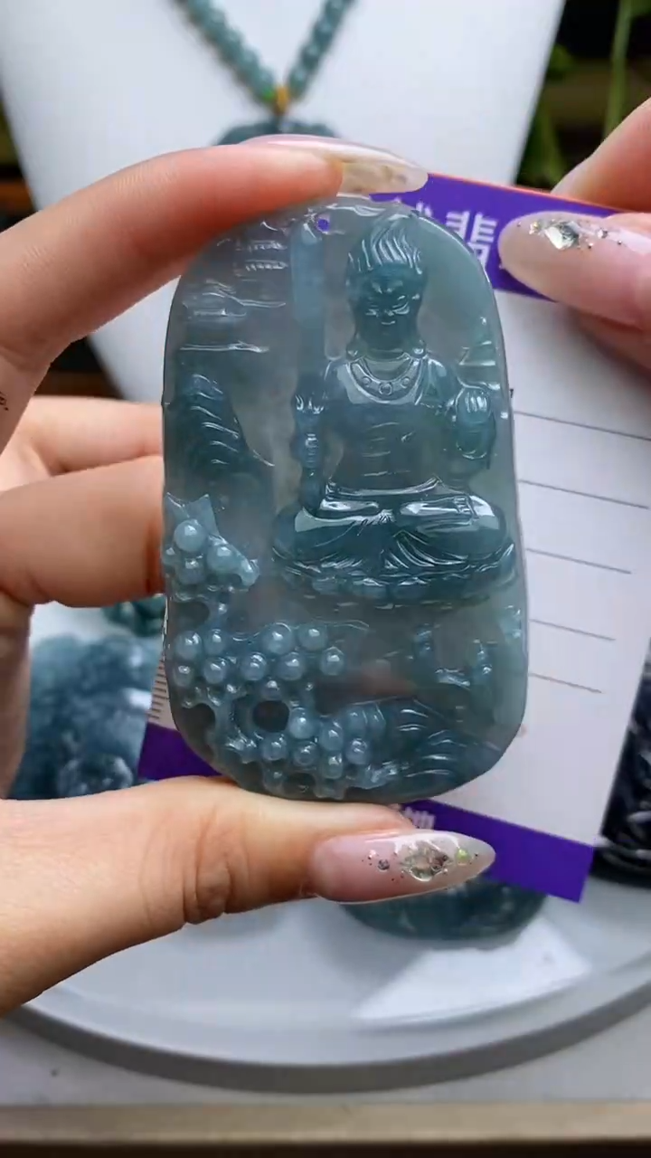 【闪购商品】翡翠颈饰未镶嵌         