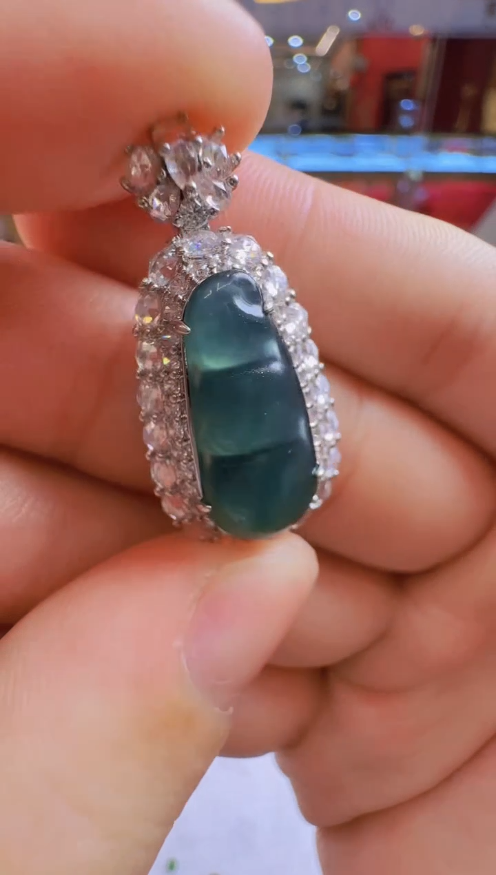 【闪购商品】翡翠吊坠(不含链)未镶嵌翡翠