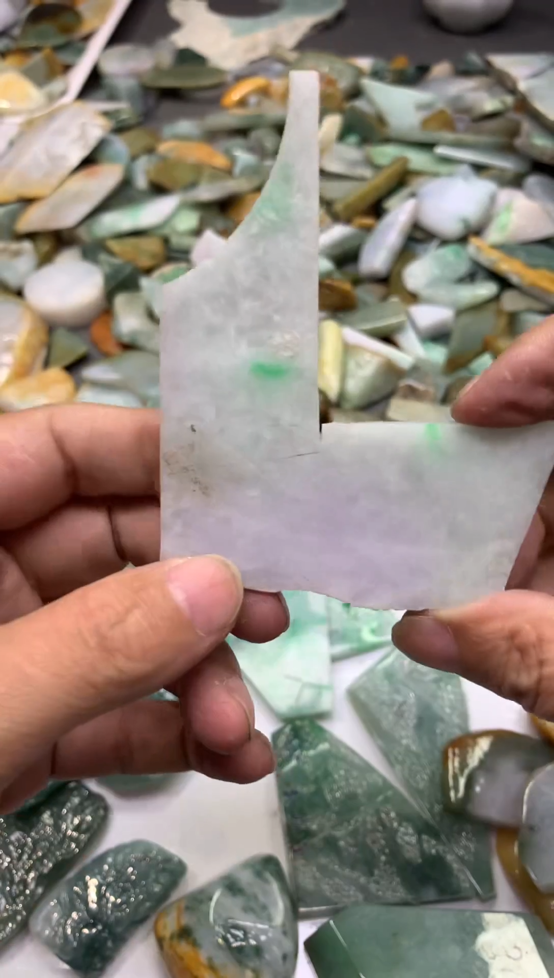 【闪购商品】翡翠颈饰未镶嵌天然翡翠A货