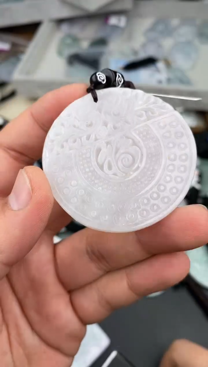 【闪购商品】翡翠颈饰未镶嵌  天然翡翠，一物一图