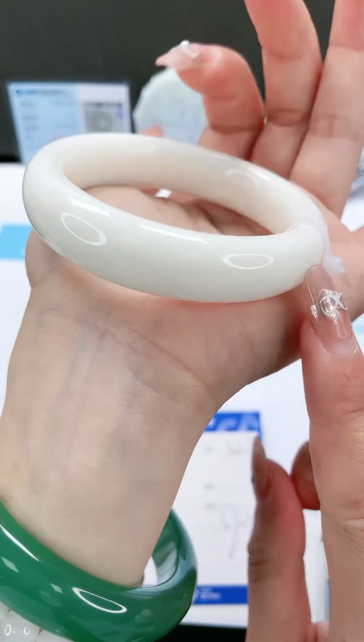 【闪购商品】和田玉手镯未镶嵌323-57.4