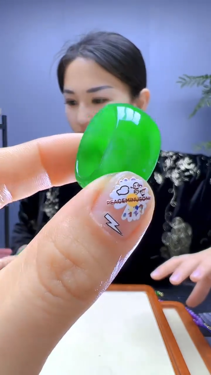 【闪购商品】翡翠颈饰未镶嵌颈饰