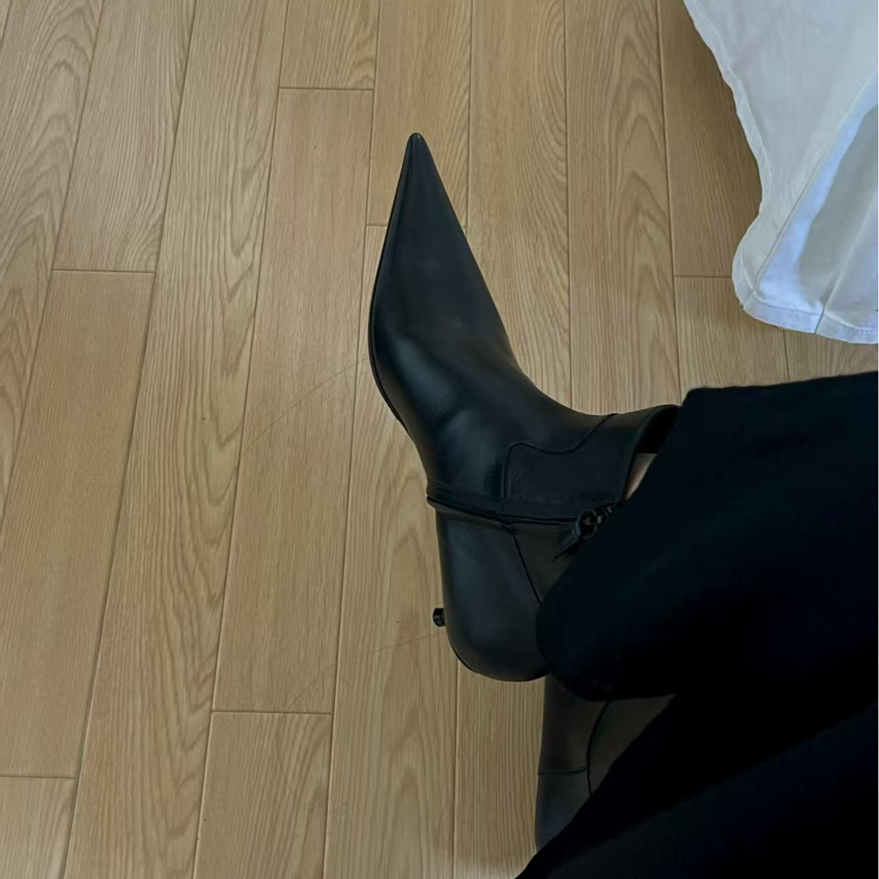 牛皮版~秋冬新款尖头细跟侧拉链短筒瘦瘦靴时尚猫跟时装短靴女