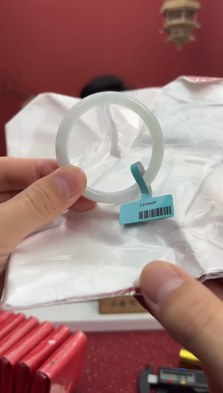 【闪购商品】翡翠手镯（圆镯）未镶嵌14手镯