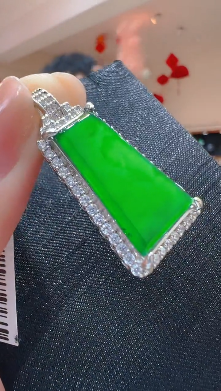 【闪购商品】翡翠吊坠(不含链)银S925镶嵌         