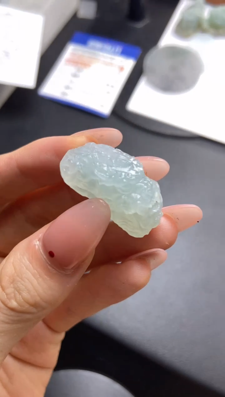 定制翡翠未镶嵌龙