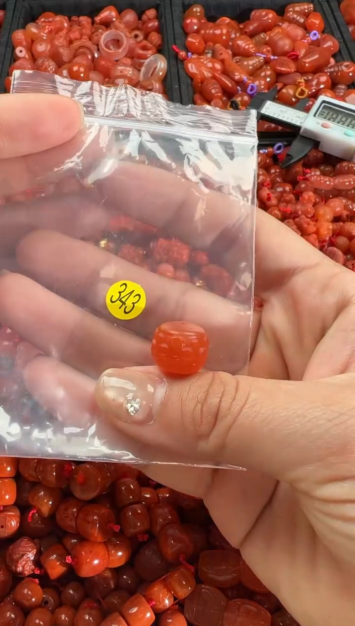 【闪购商品】南红玛瑙颈饰未镶嵌1