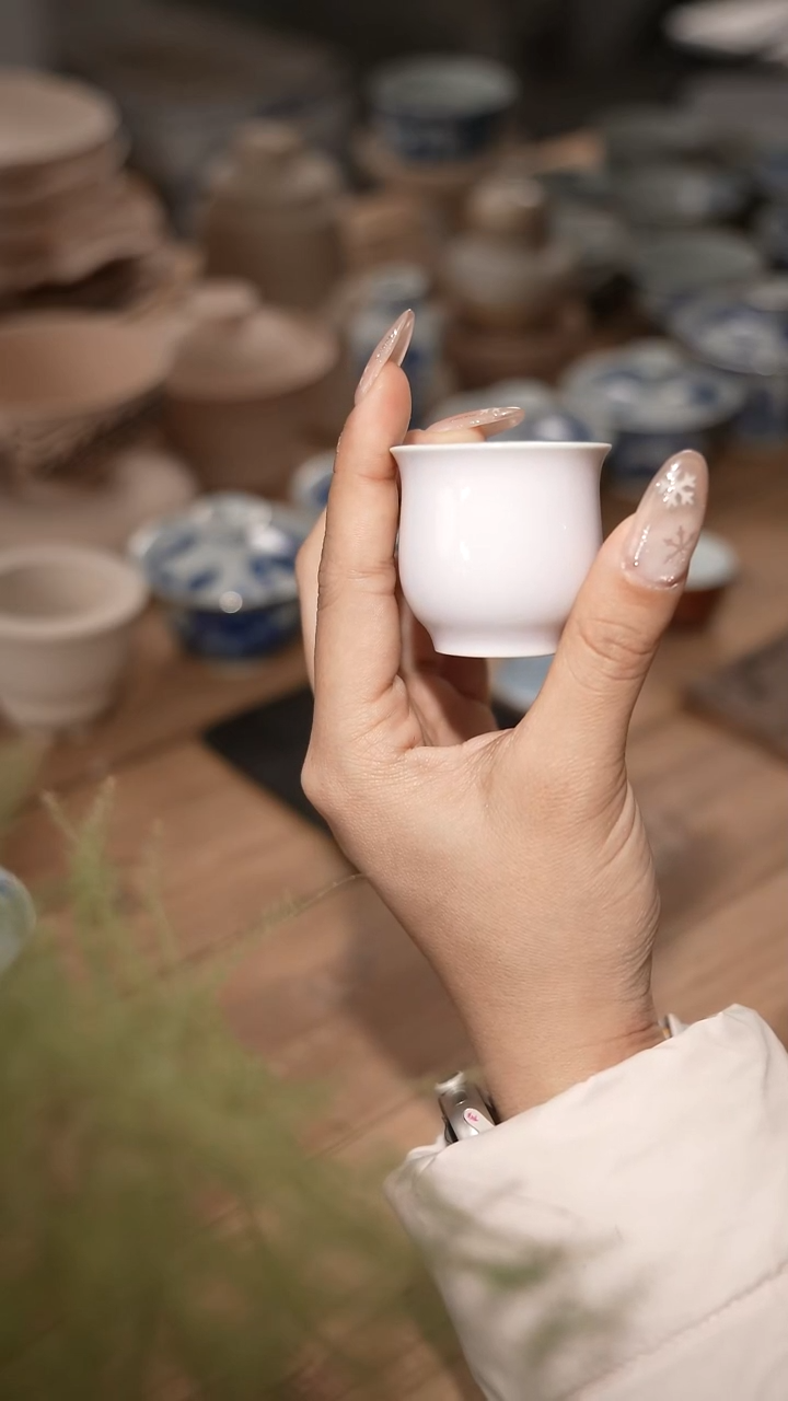 摆件陶景德镇陶瓷摆件淡紫小杯