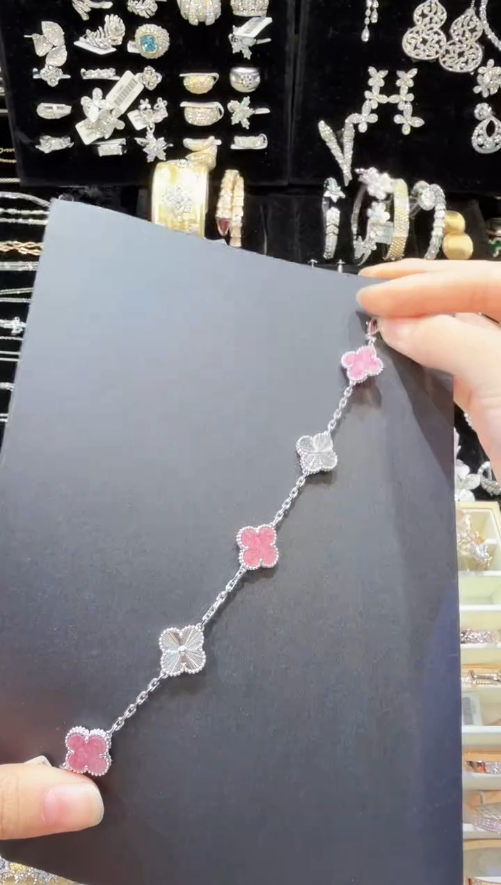 18K金镶嵌手链玛瑙/玉髓粉五花手链