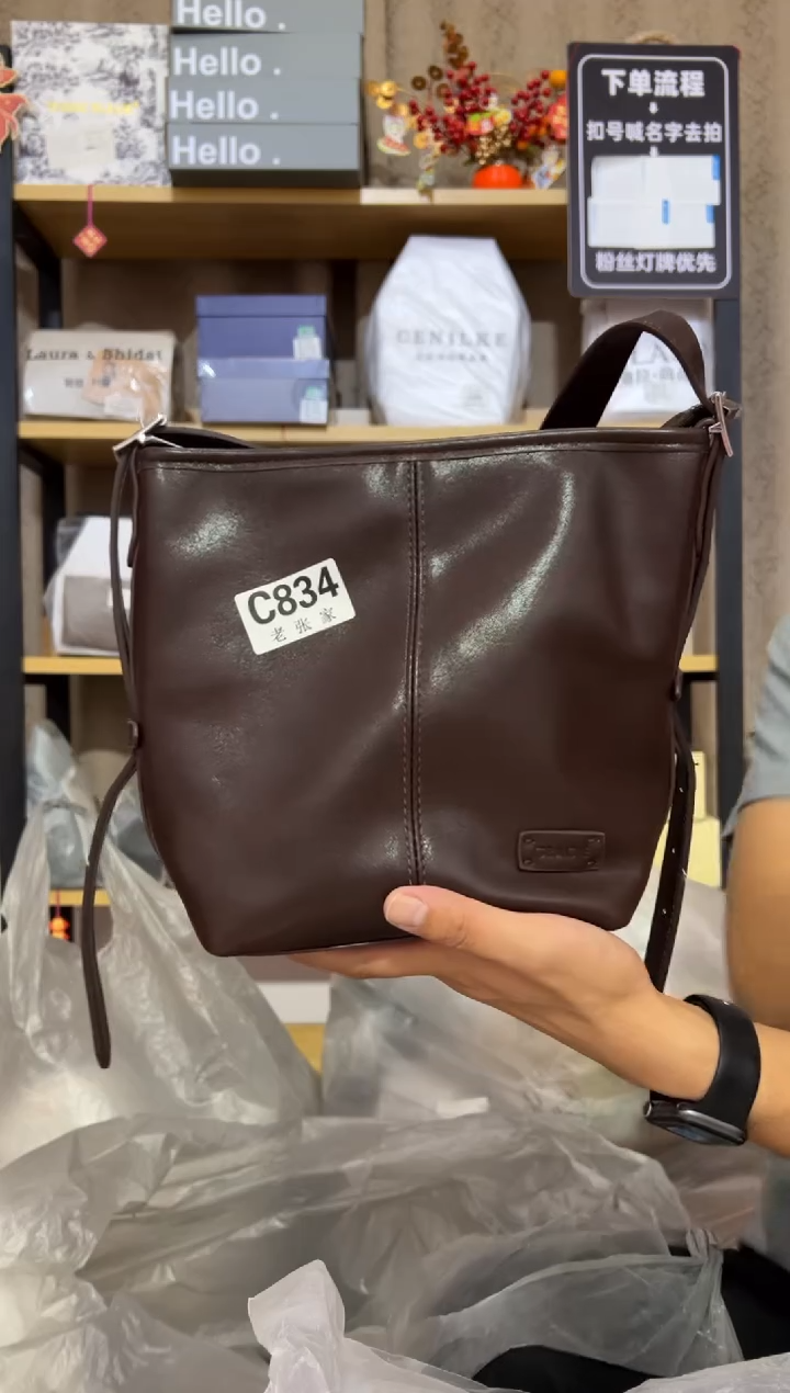 小牛剖层皮革老张家女包834