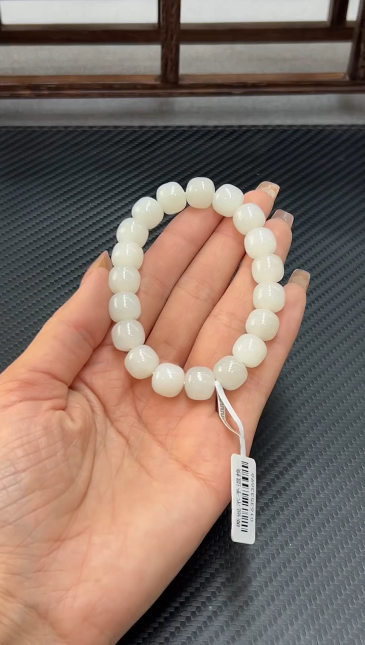 未镶嵌手串和田玉黑山微色差卡10*11